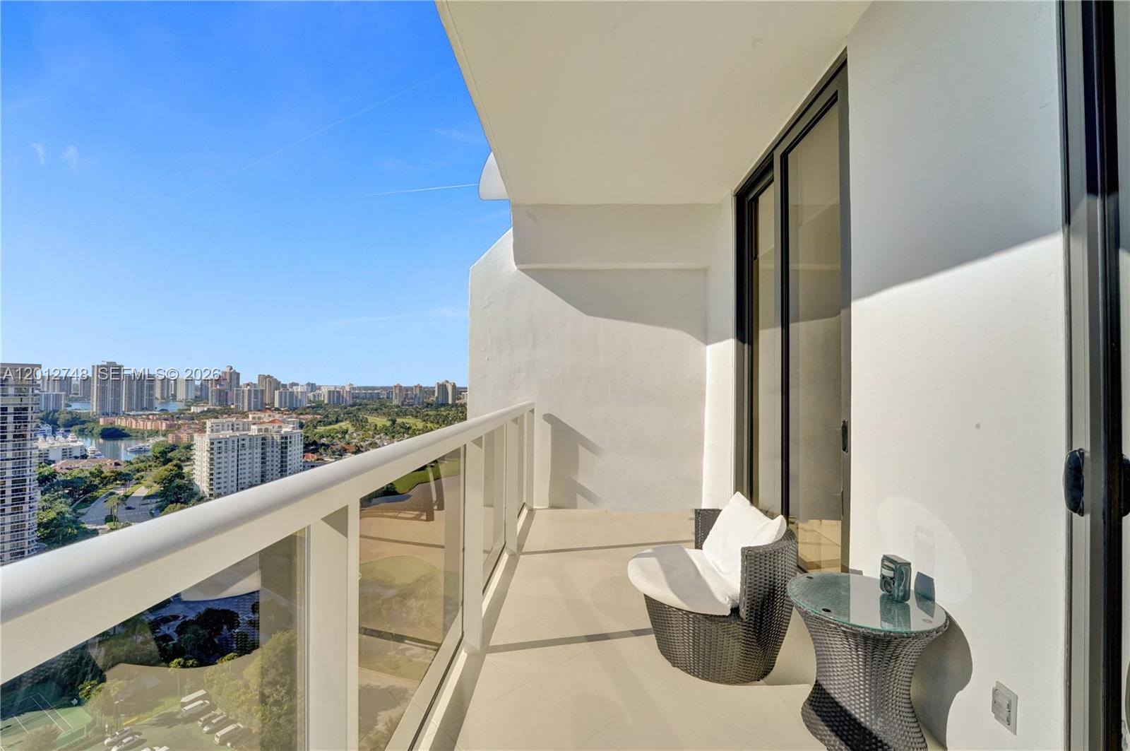 20281 E Country Club Dr Unit: PH14