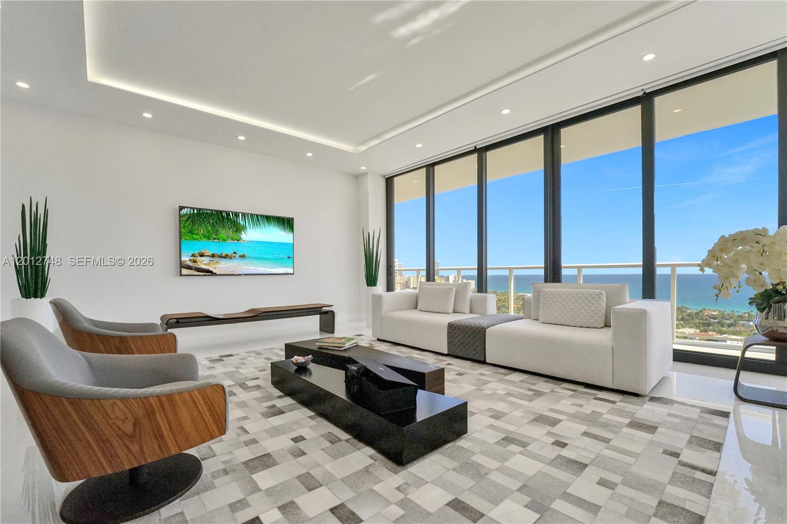 20281 E Country Club Dr Unit: PH14