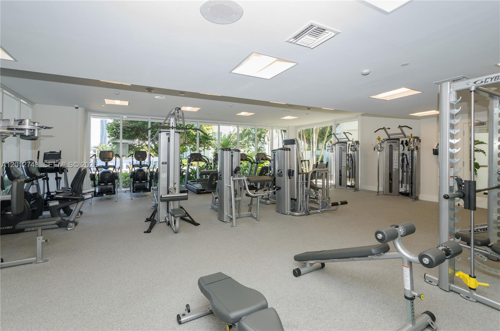 20281 E Country Club Dr Unit: PH14