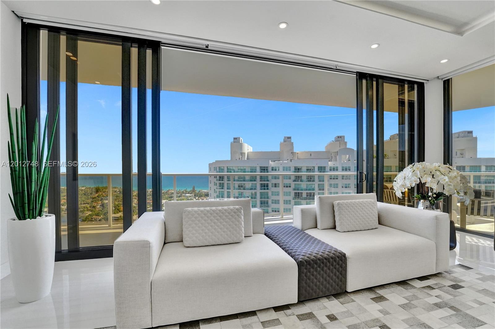 20281 E Country Club Dr Unit: PH14