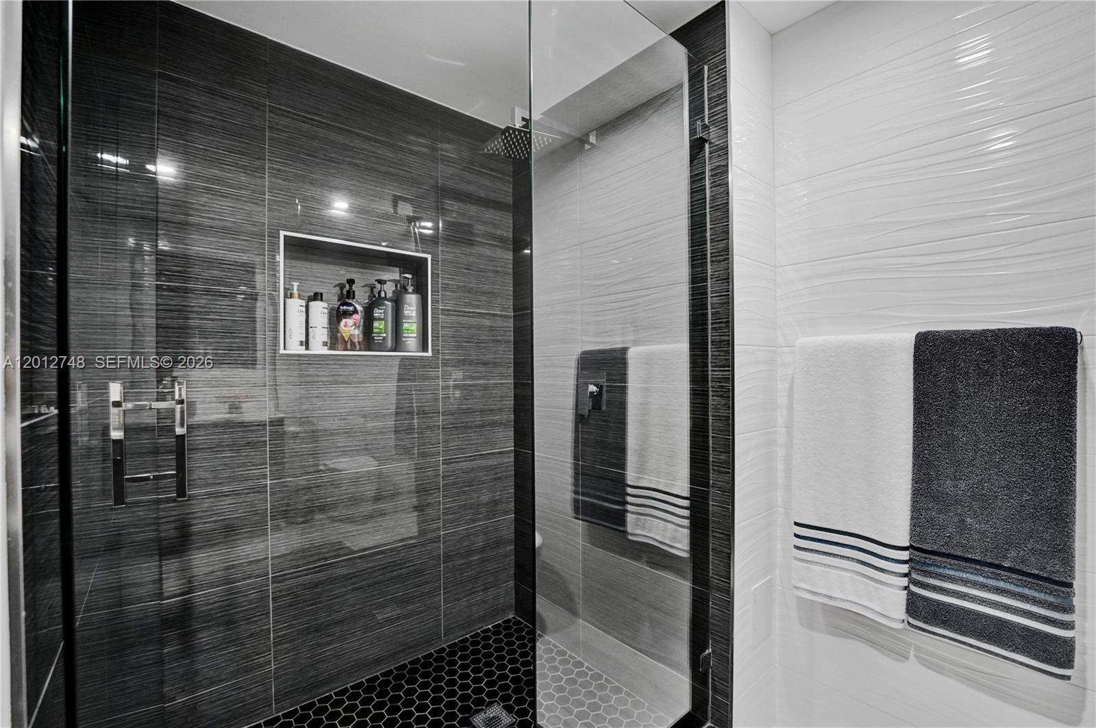 20281 E Country Club Dr Unit: PH14