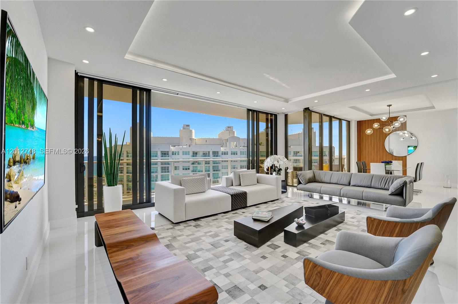 20281 E Country Club Dr Unit: PH14