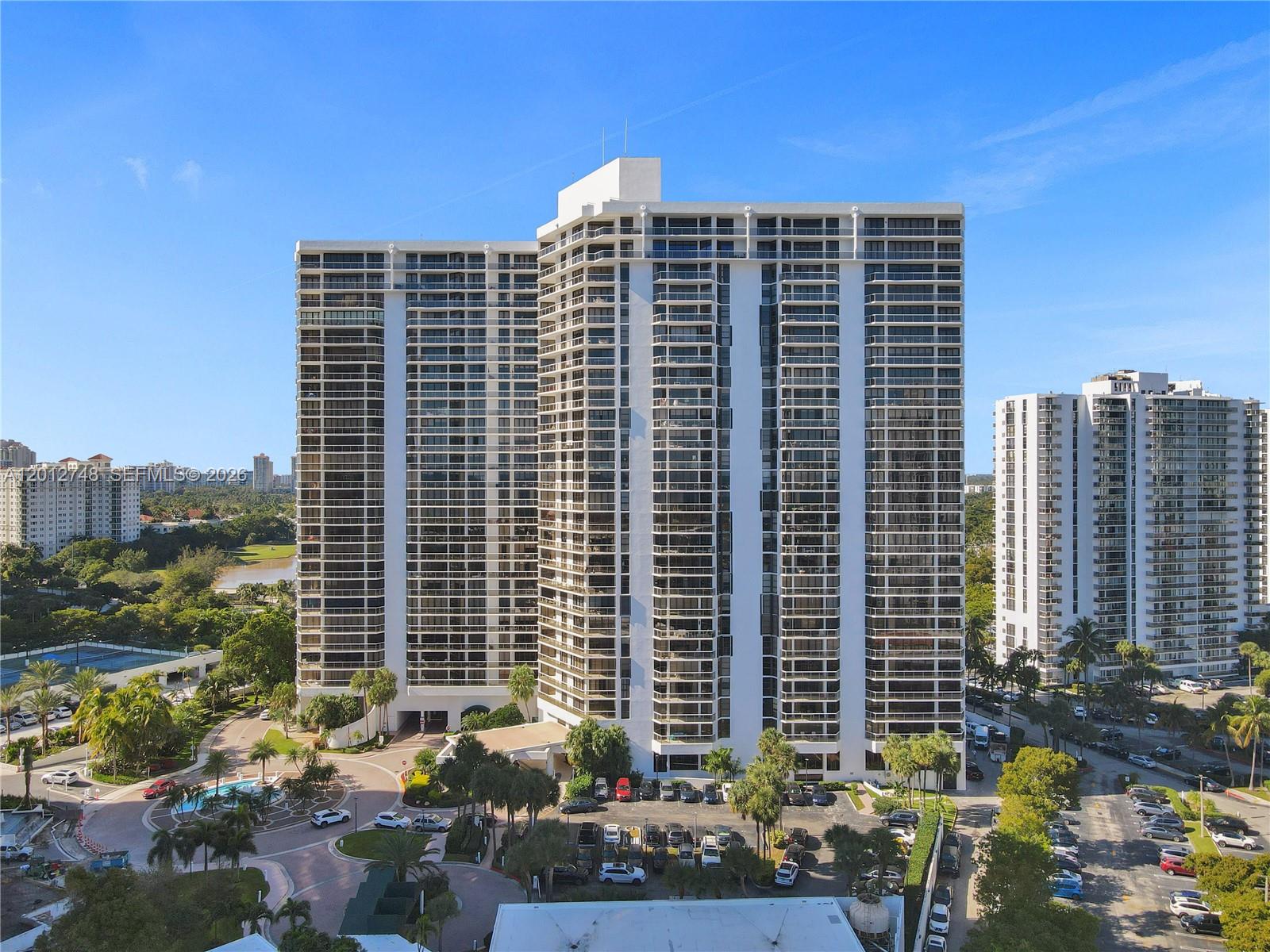 20281 E Country Club Dr Unit: PH14