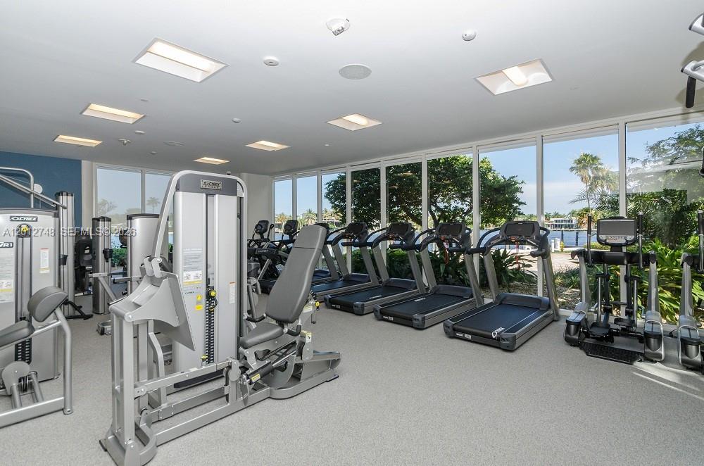20281 E Country Club Dr Unit: PH14