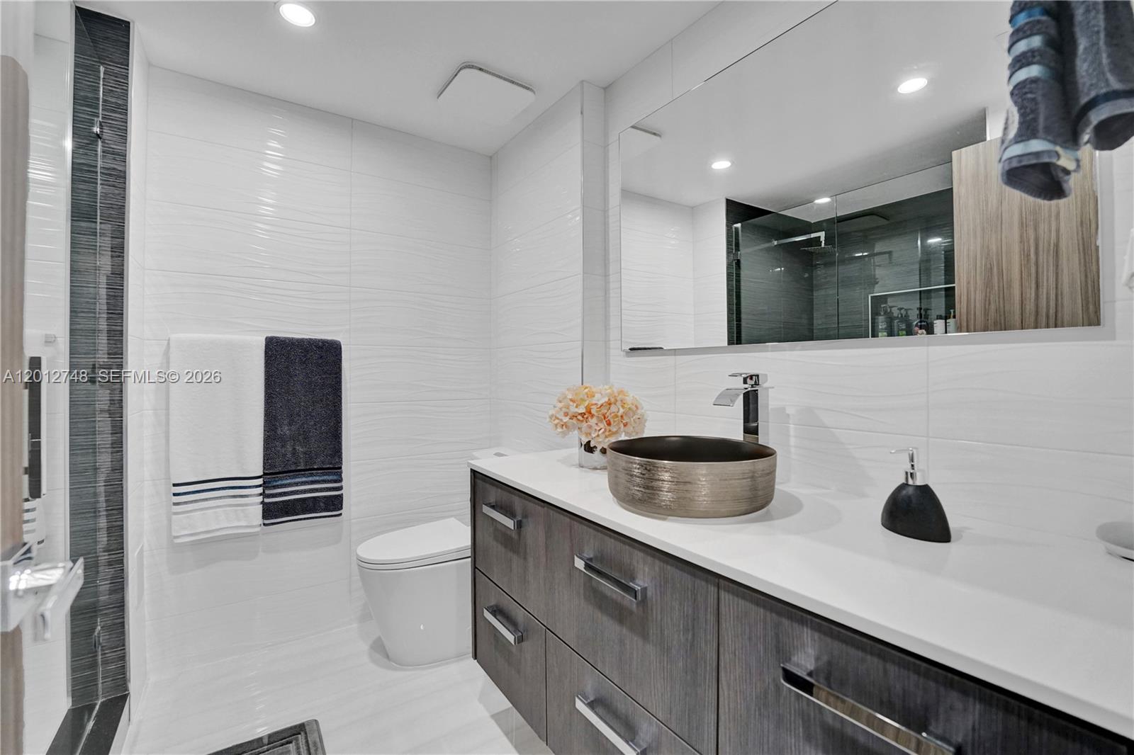 20281 E Country Club Dr Unit: PH14