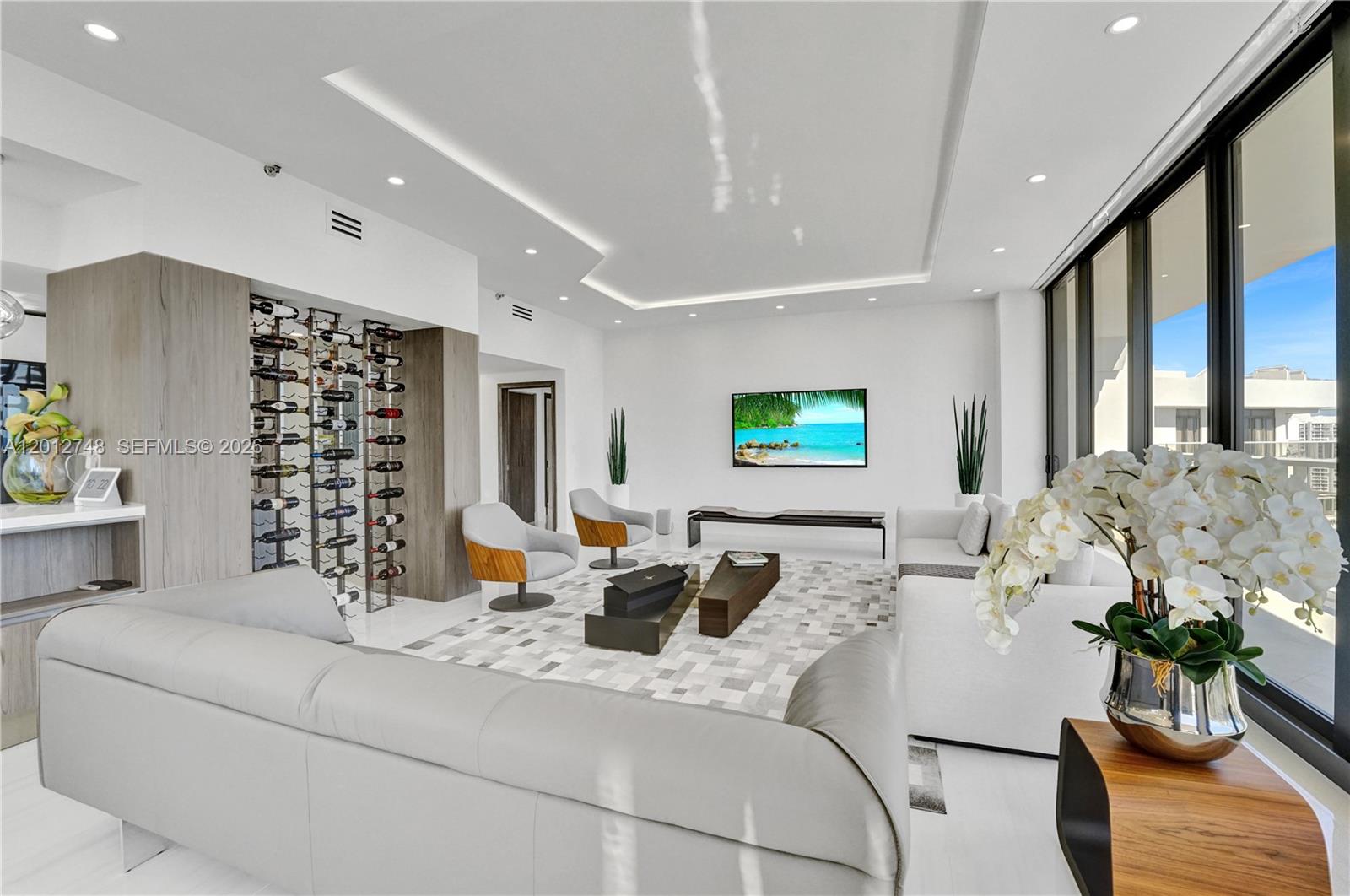 20281 E Country Club Dr Unit: PH14