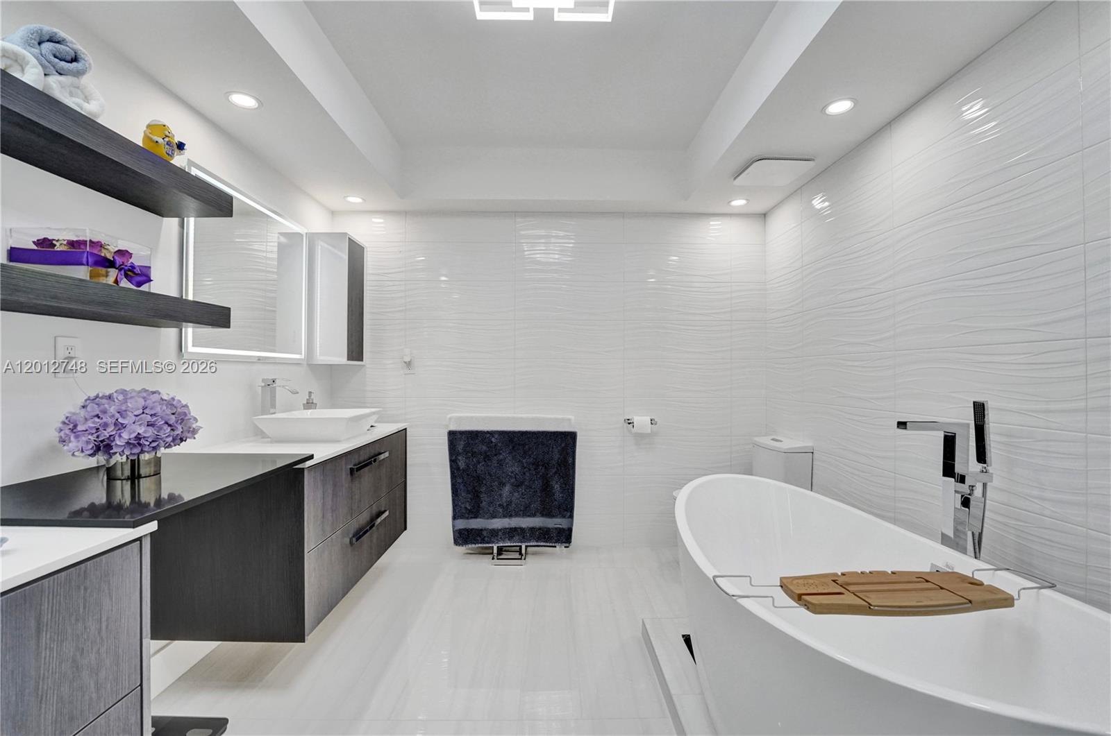 20281 E Country Club Dr Unit: PH14