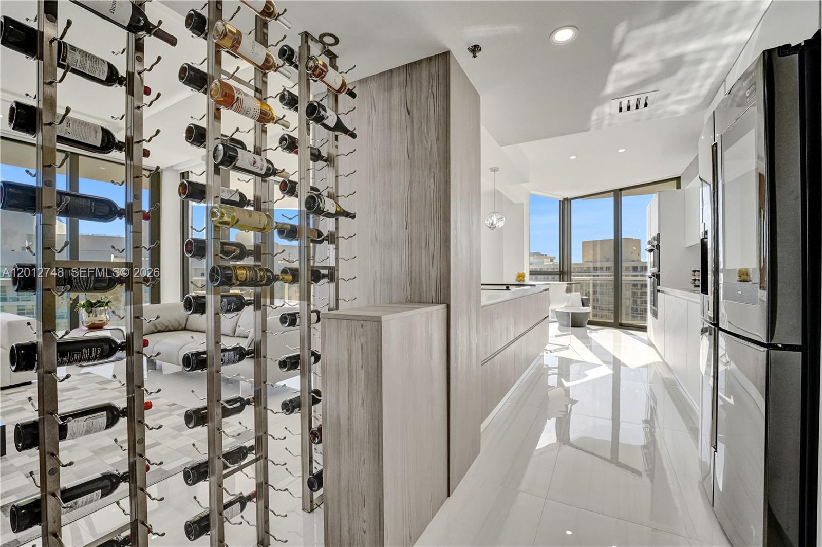 20281 E Country Club Dr Unit: PH14