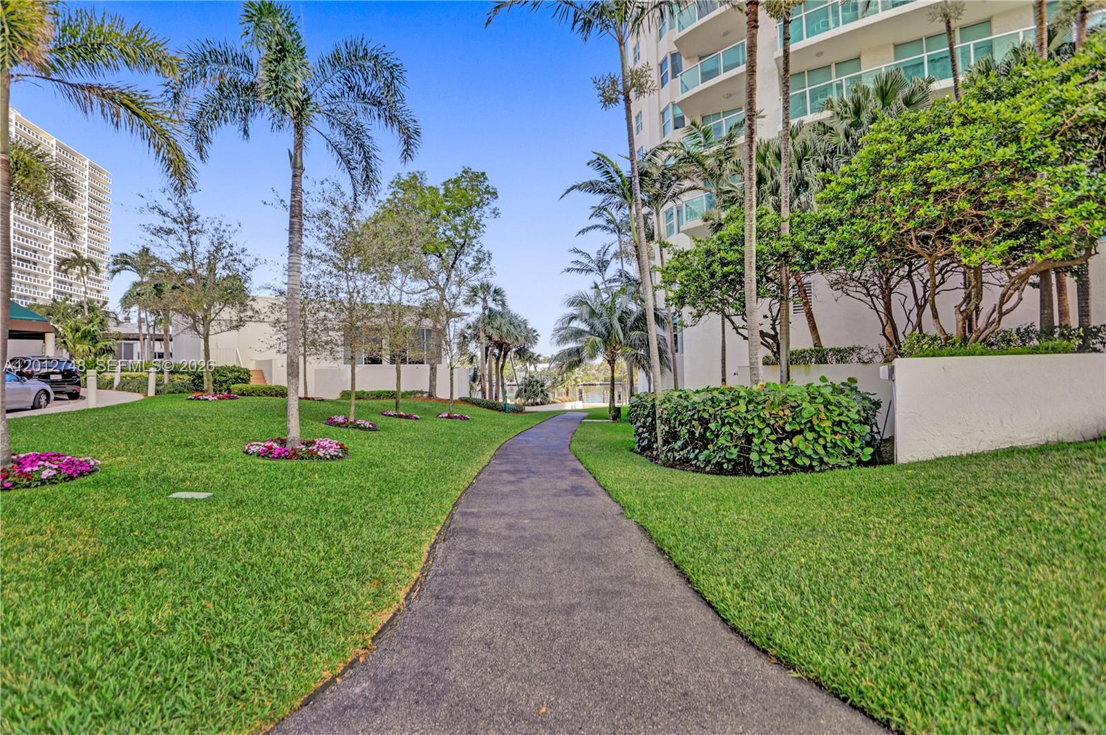 20281 E Country Club Dr Unit: PH14