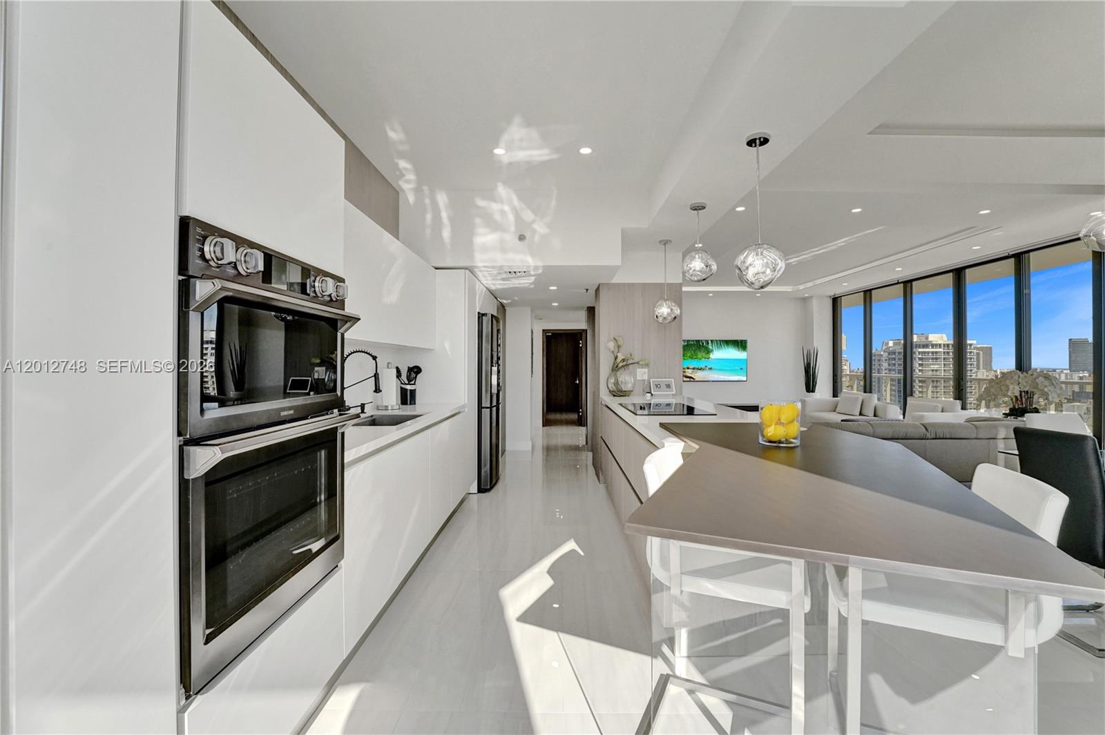 20281 E Country Club Dr Unit: PH14