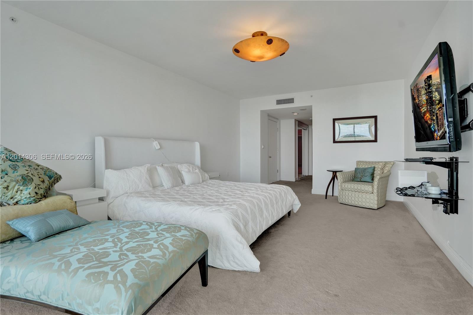 20201 E Country Club Dr # 1408