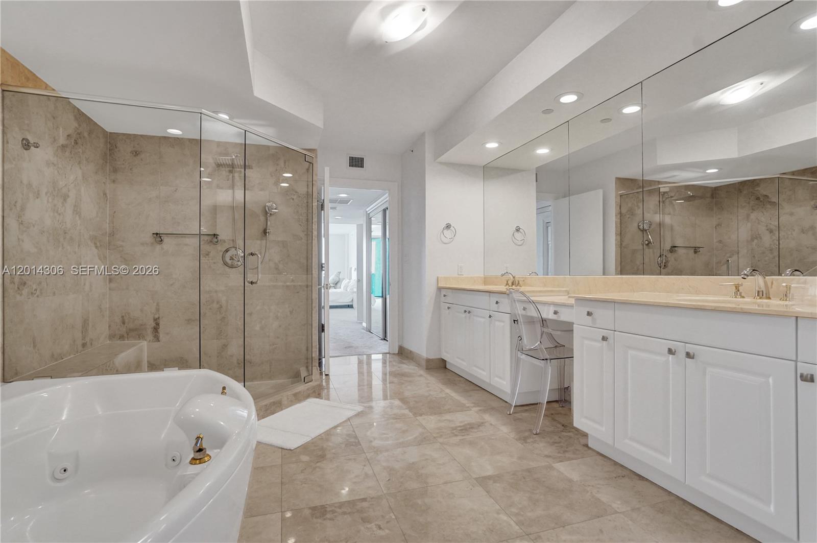 20201 E Country Club Dr # 1408