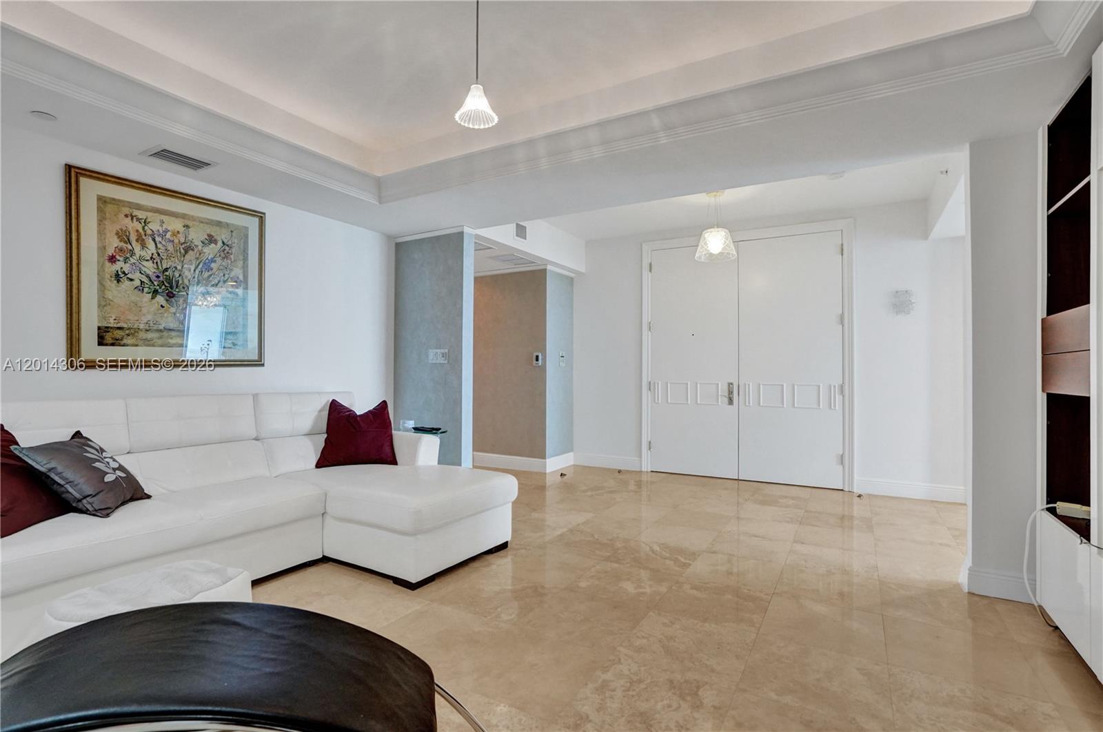 20201 E Country Club Dr # 1408