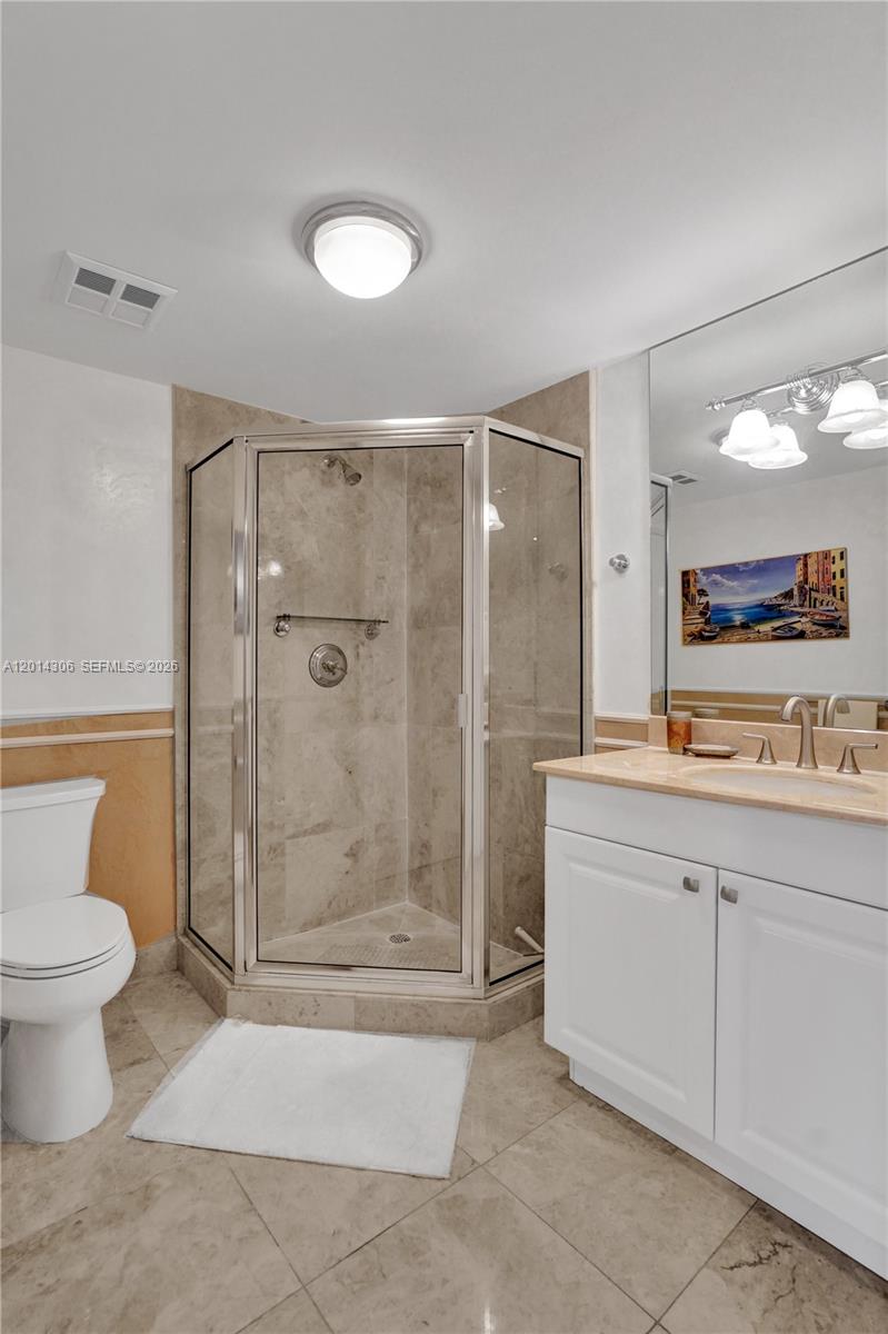 20201 E Country Club Dr # 1408