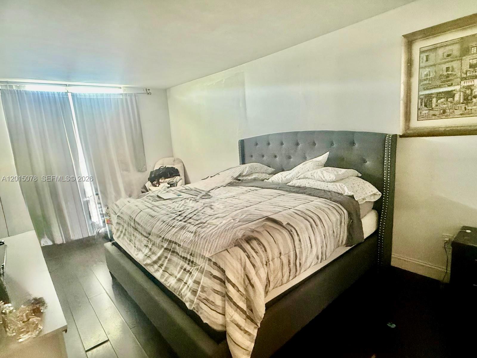 488 NW 165th St Rd # 512 Unit: B-512