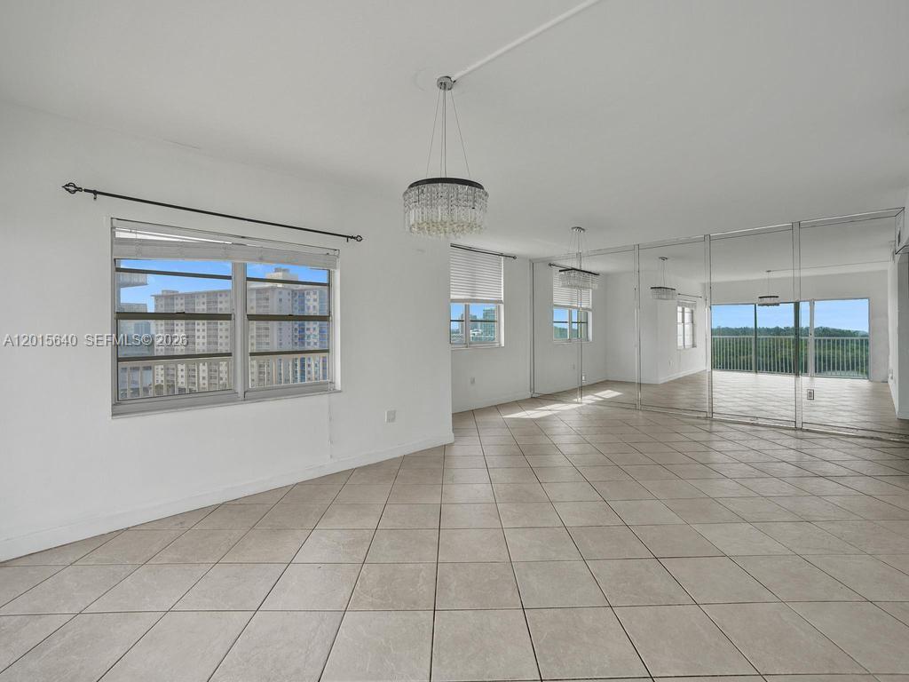 300 Bayview Dr # 906