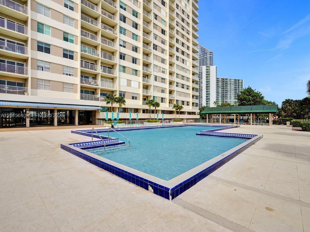 300 Bayview Dr # 906