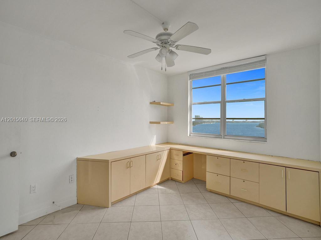 300 Bayview Dr # 906