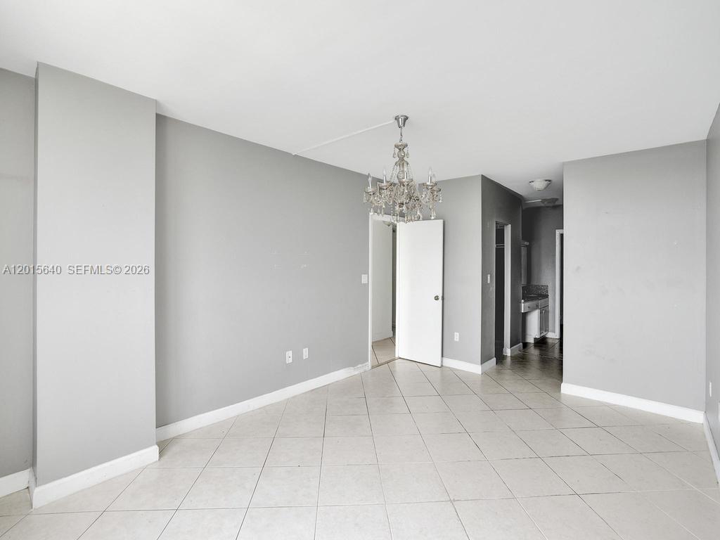 300 Bayview Dr # 906