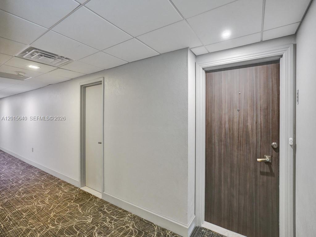 300 Bayview Dr # 906