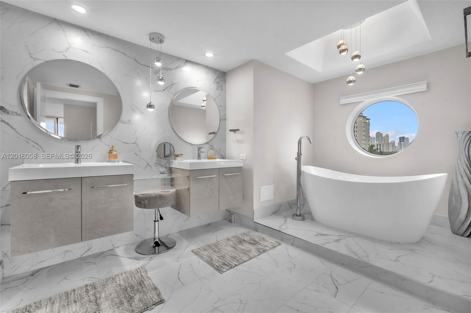 20191 E Country Club Dr # 601