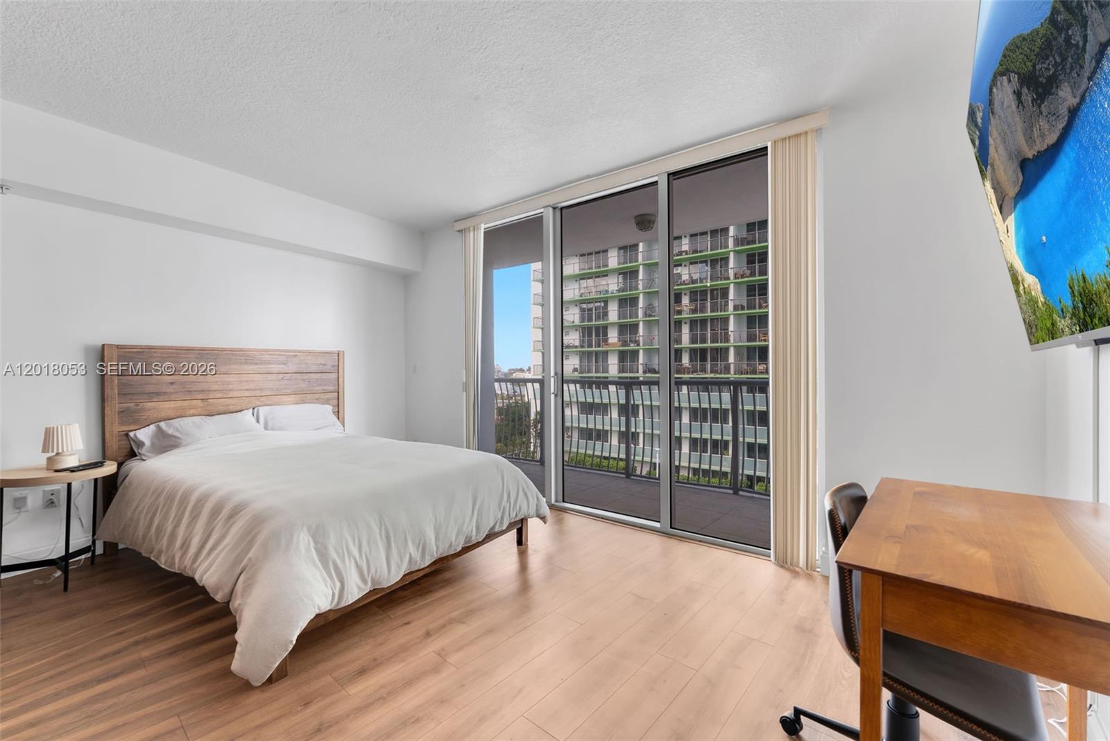 1750 N Bayshore Dr # 1407