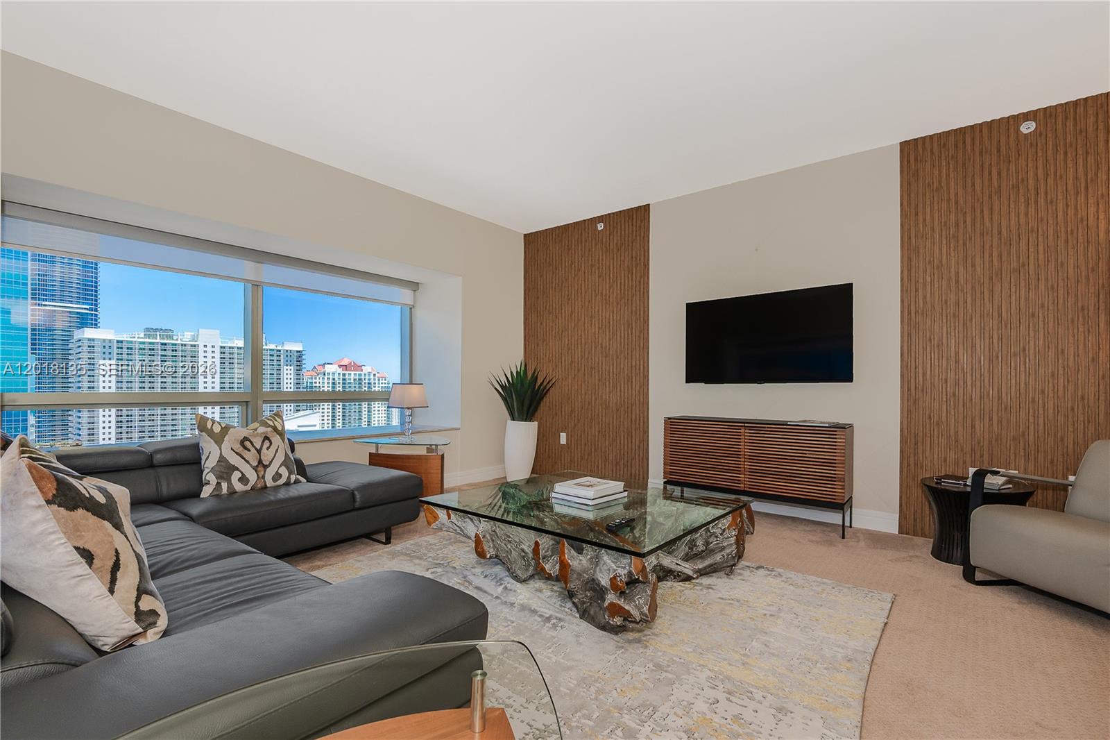 1435 Brickell Ave # 3012