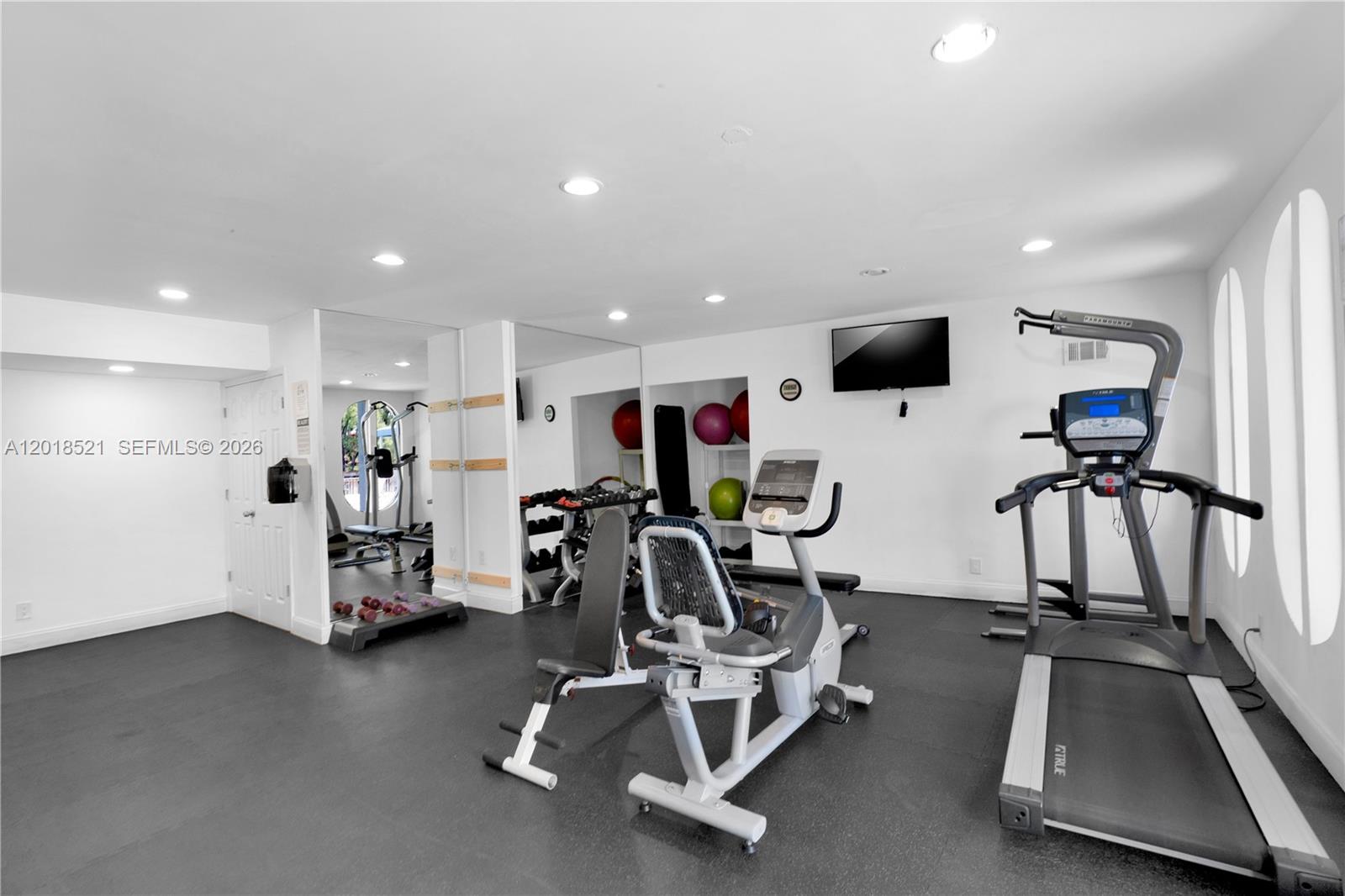 200 Diplomat Pkwy # 336