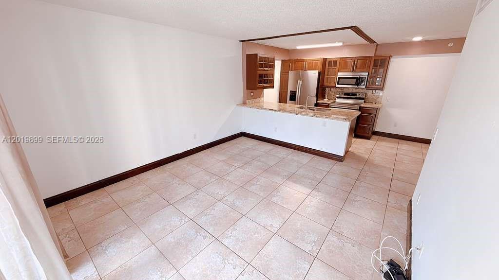 470 S Park Rd # 104 Unit: 7-104