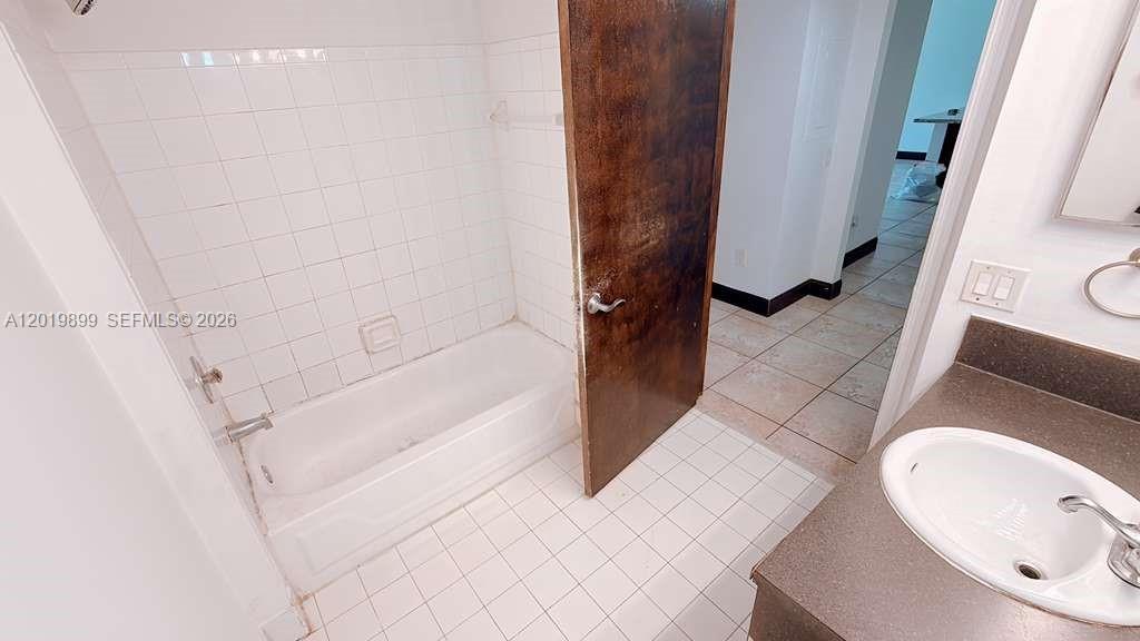 470 S Park Rd # 104 Unit: 7-104
