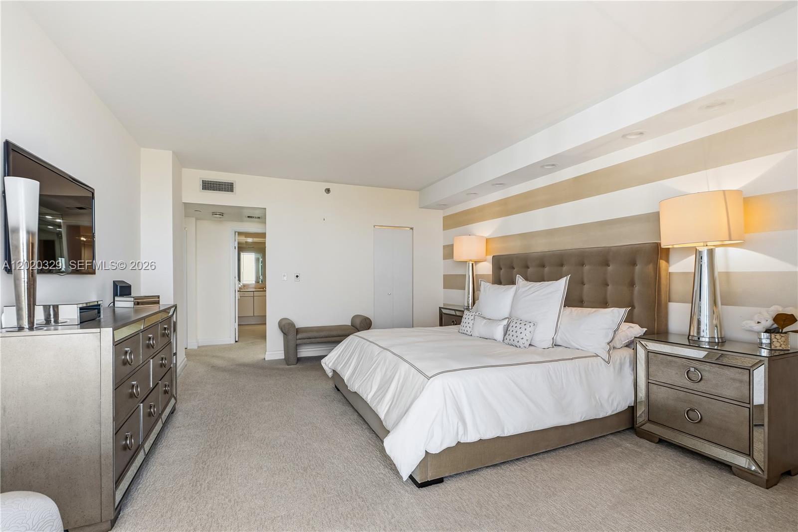 20281 E Country Club Dr # 2101
