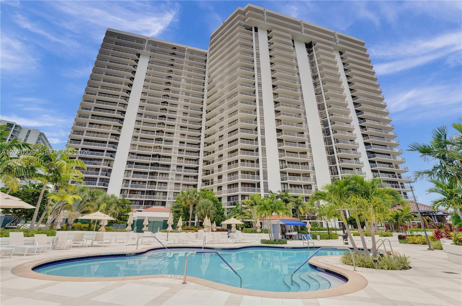 20281 E Country Club Dr # 2101
