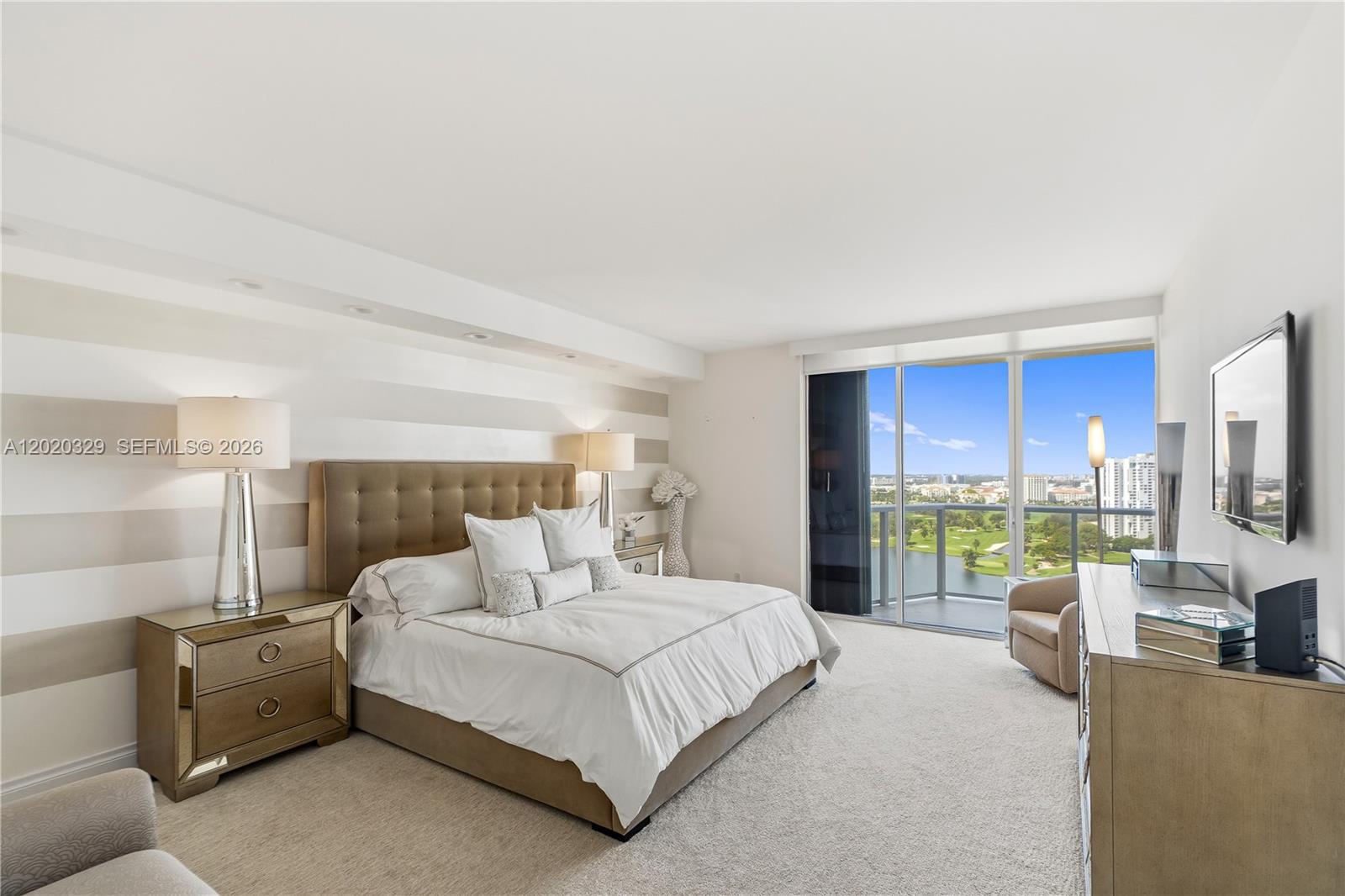 20281 E Country Club Dr # 2101