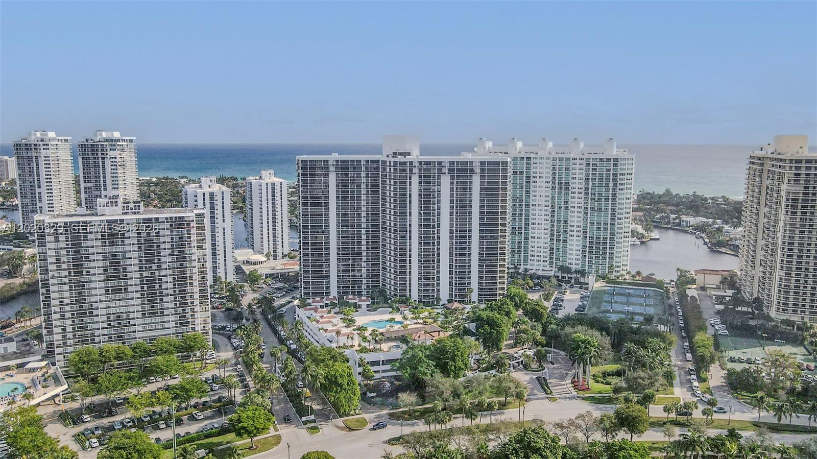 20281 E Country Club Dr # 2101