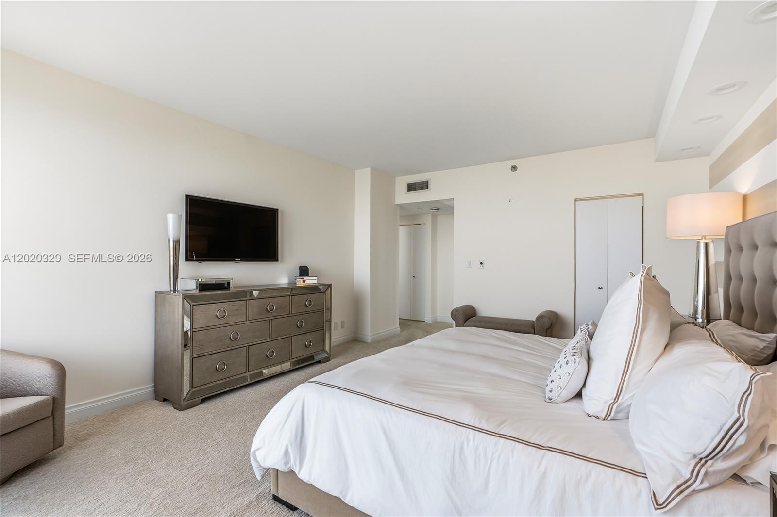 20281 E Country Club Dr # 2101