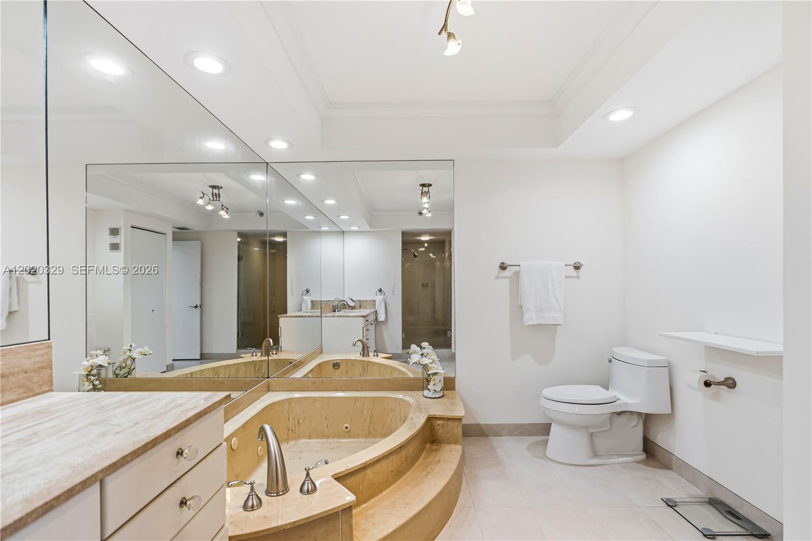 20281 E Country Club Dr # 2101