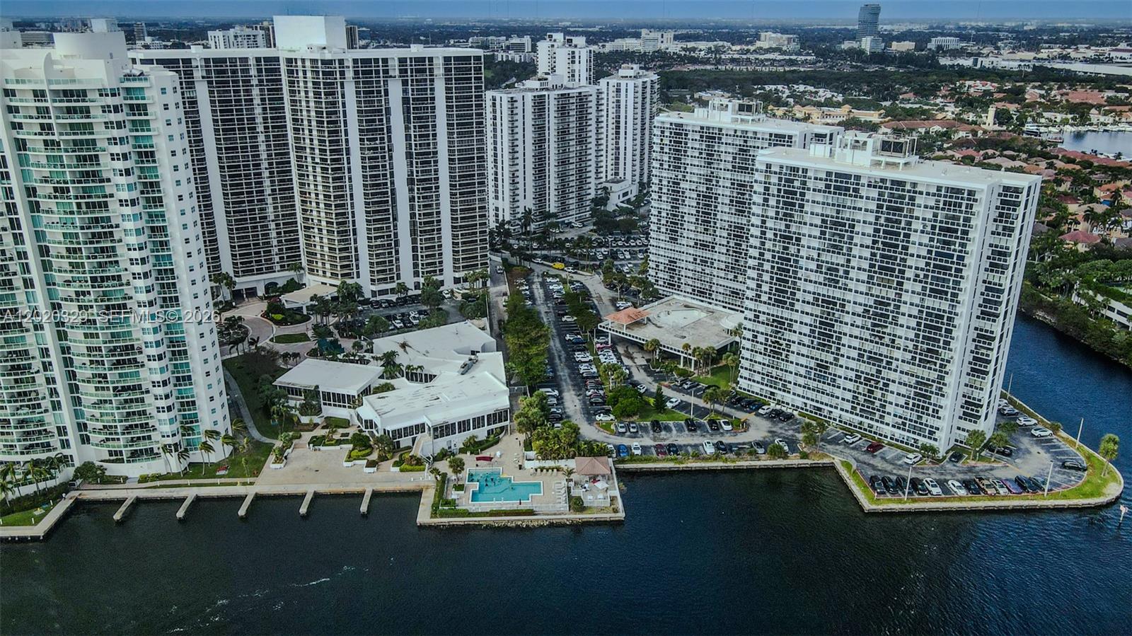 20281 E Country Club Dr # 2101