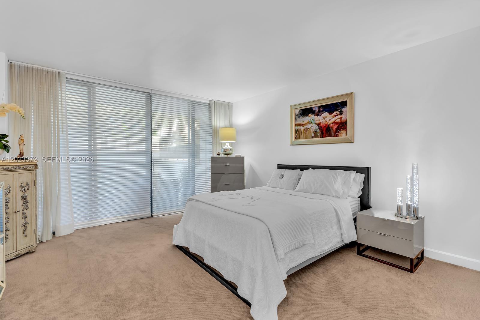 2000 Island Blvd # 305