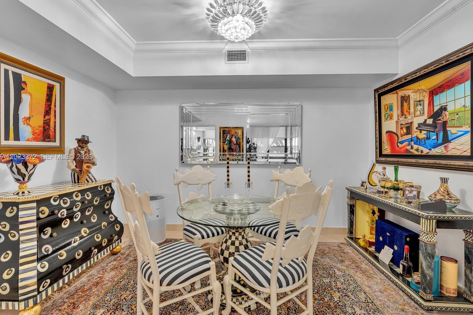 2000 Island Blvd # 305