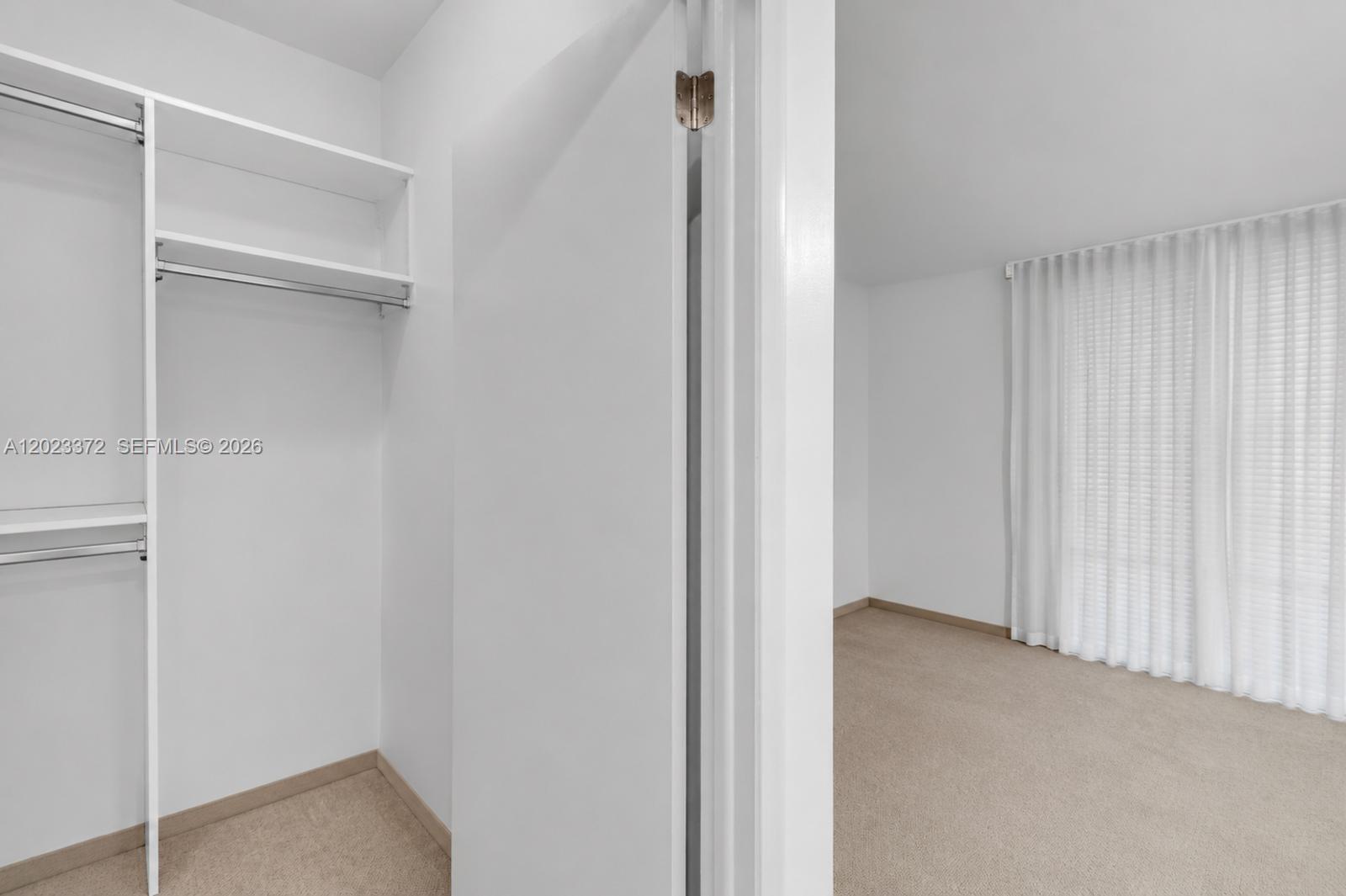 2000 Island Blvd # 305