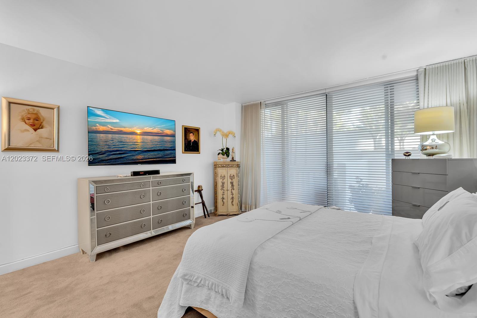 2000 Island Blvd # 305