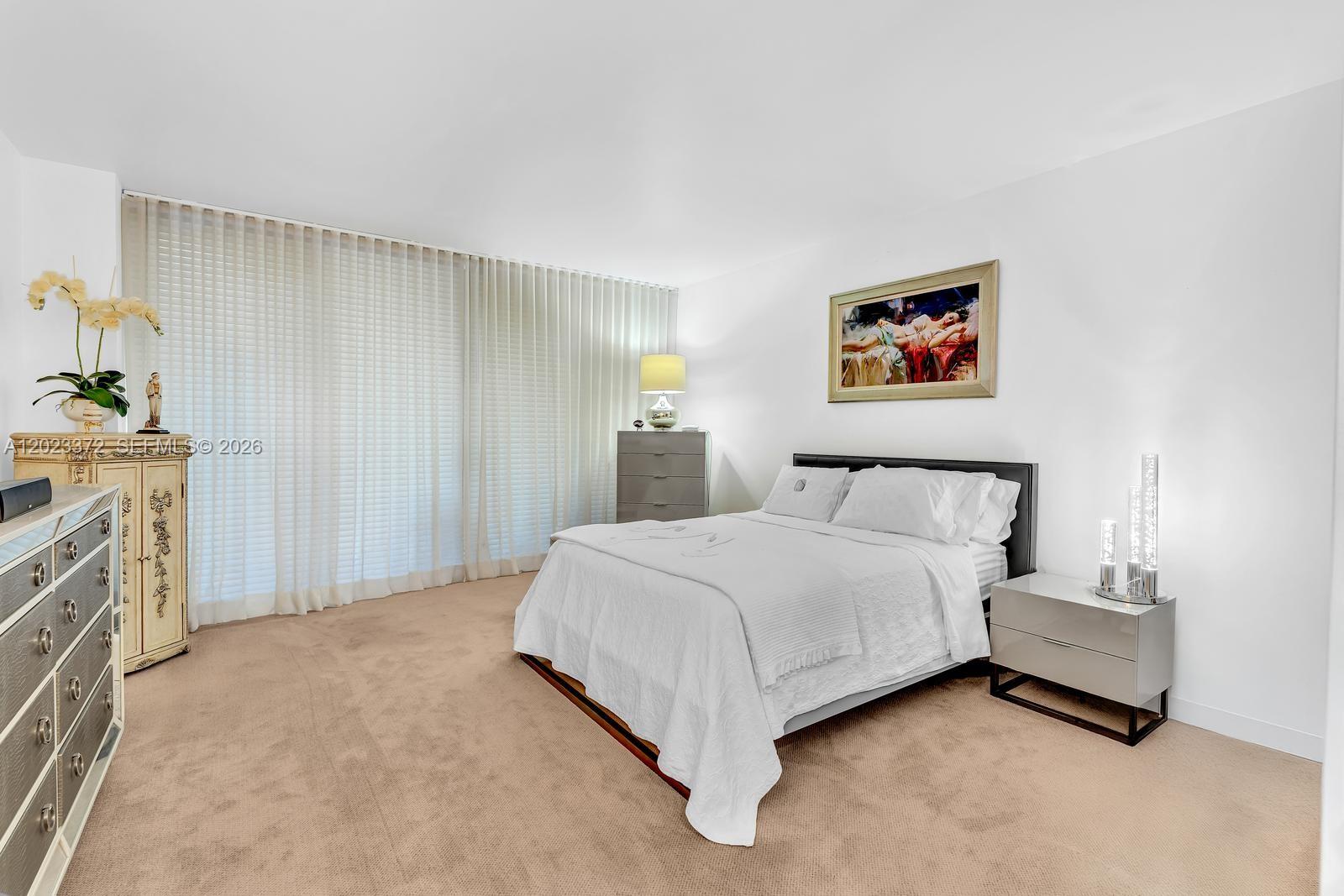 2000 Island Blvd # 305