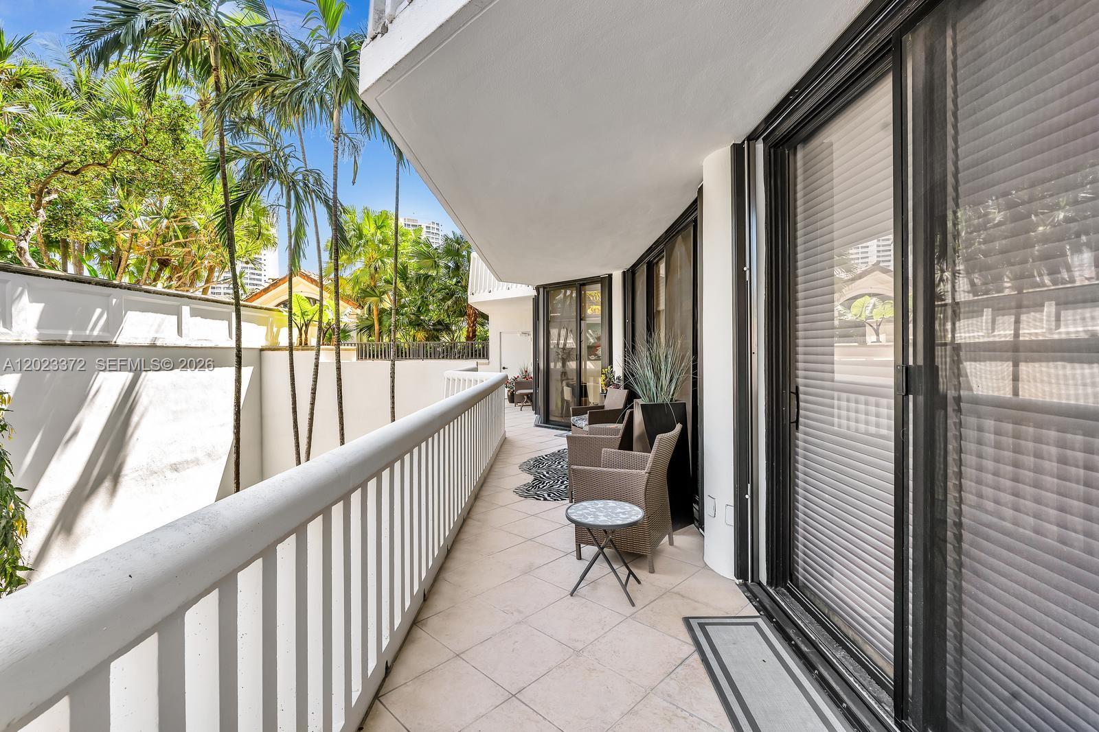 2000 Island Blvd # 305