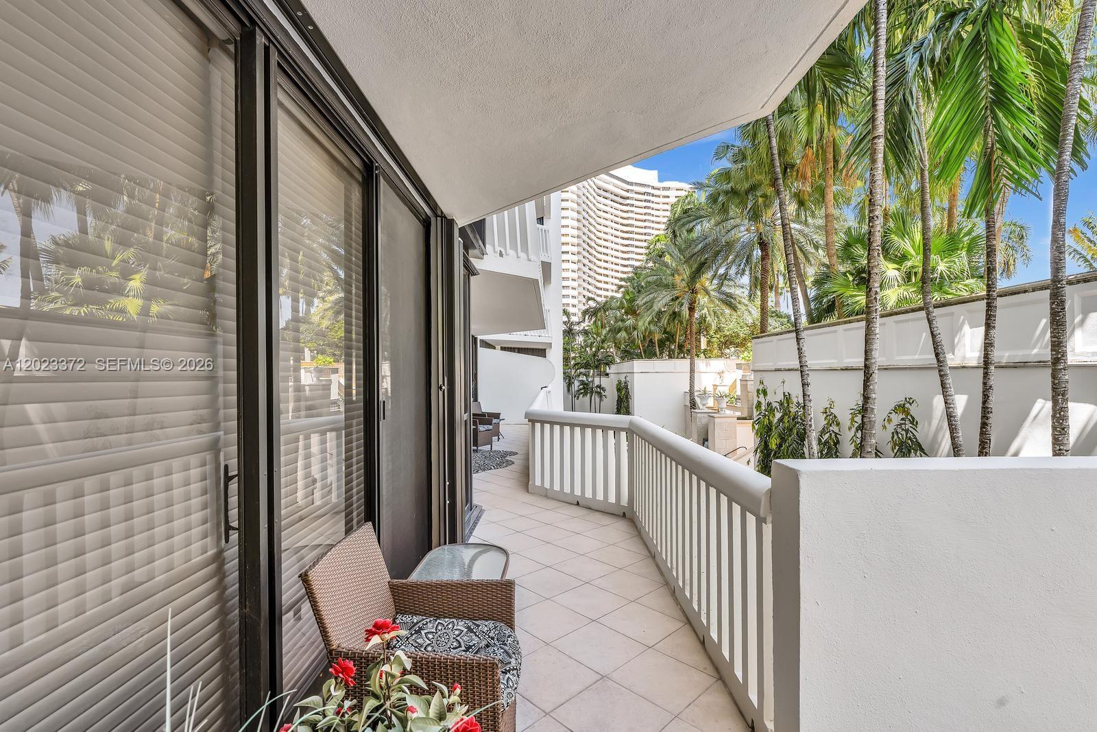 2000 Island Blvd # 305