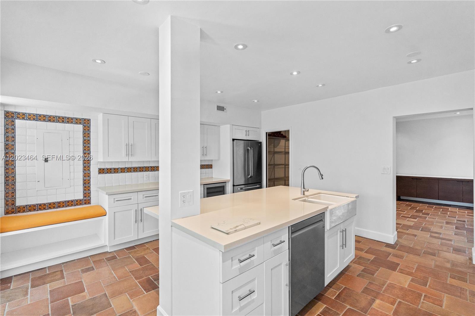 10190 Collins Ave Unit: 306/308