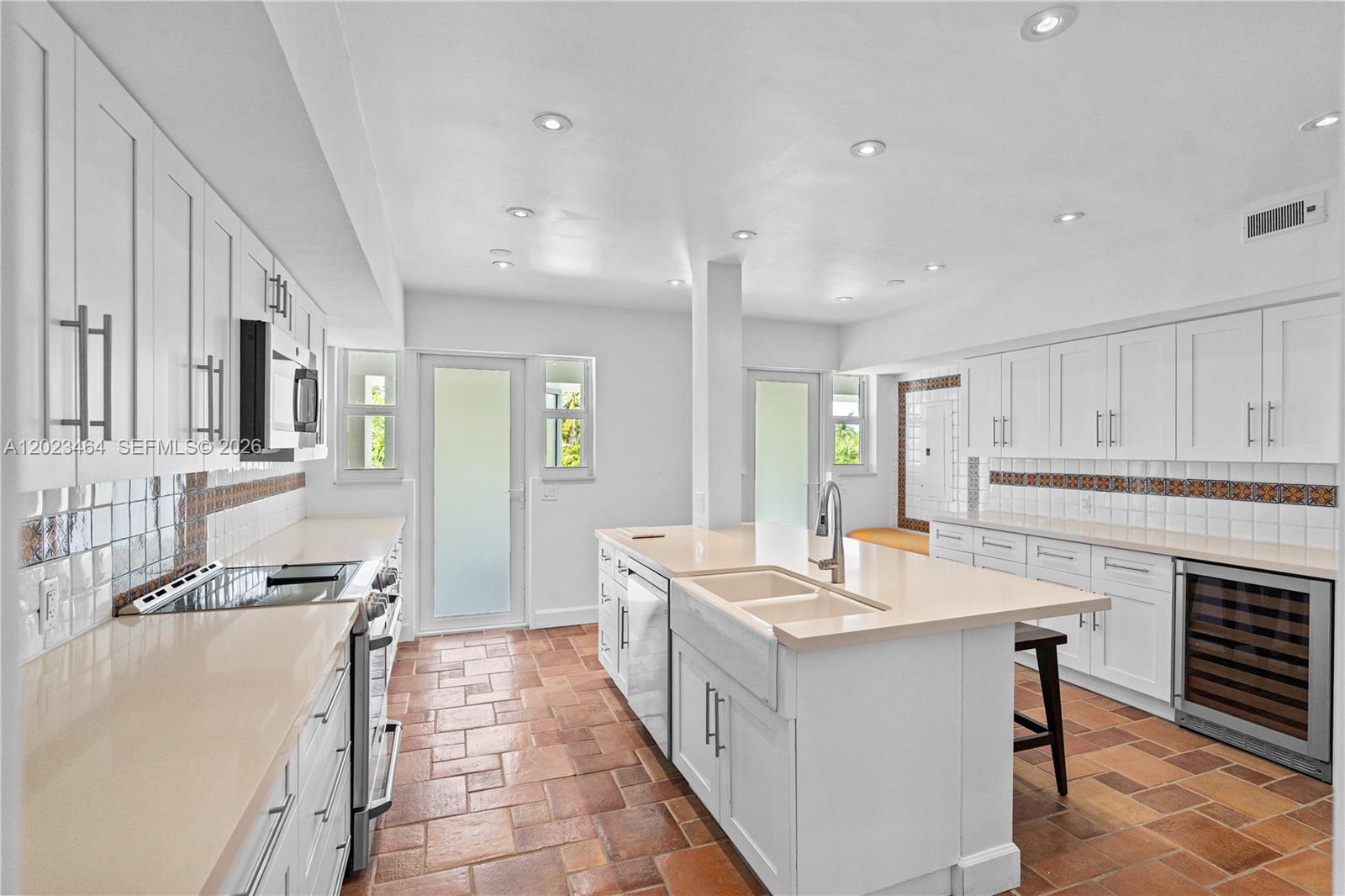 10190 Collins Ave Unit: 306/308