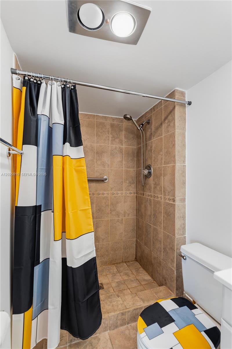 3625 N Country Club Dr # 402