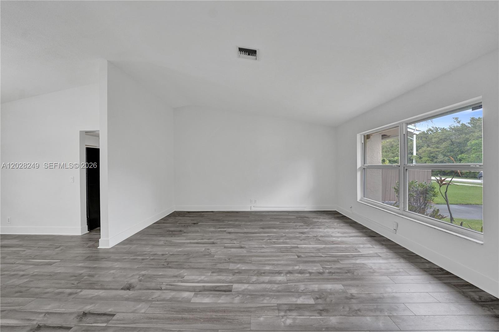 417 SE 4th St