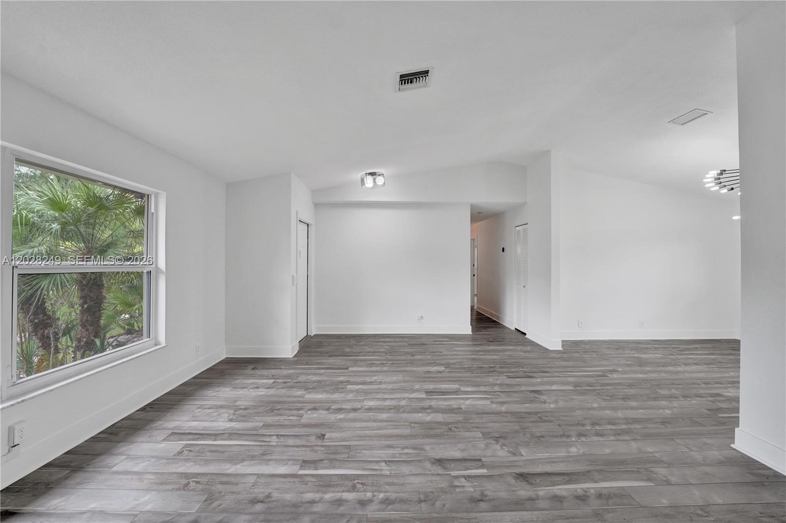 417 SE 4th St