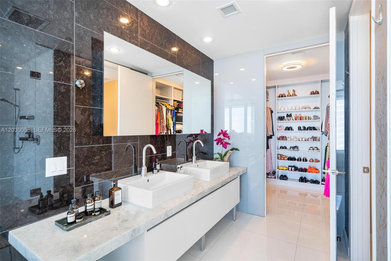 1100 Biscayne Blvd # 5203